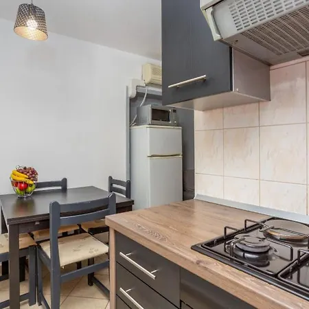 2 With Pool Island Krk By Guid וילה